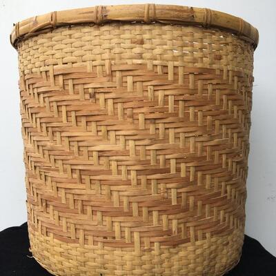 Large Vintage 19â€w x 18â€h Woven Wicker Basket