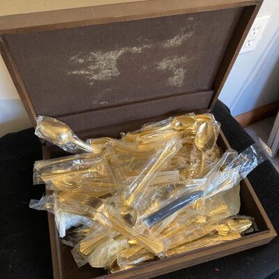 Towle Gold Plated Flatware Set Supreme Cutlery 66pc