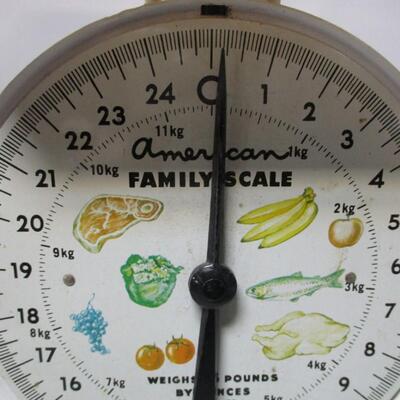 Vintage American Family Scale 25 lbs
