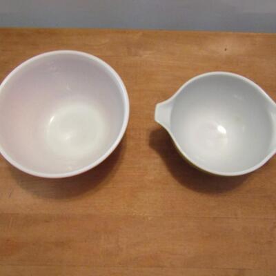Two Vintage Pyrex Bowls- #402 and #441