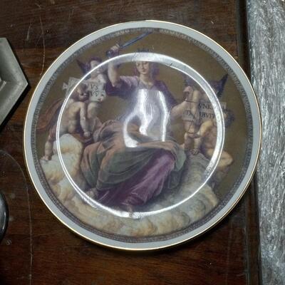 1 Collectible  Wall or  Decorative Plate