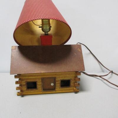 Log Cabin With Lamp Fixture
