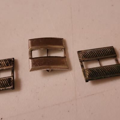 Lot 3: (5) Vintage Military Pins