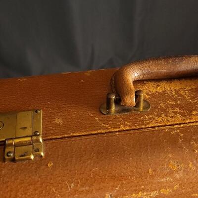 Lot 4: Vintage Leather Suitcase
