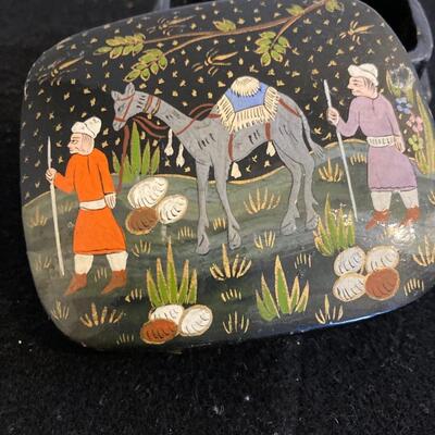 Vintage Hand Painted Trinket Box 3.5â€ x 3â€