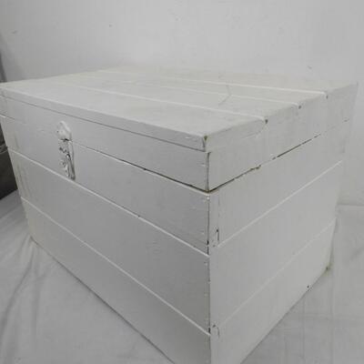 White Wooden Trunk, 25" x 16"