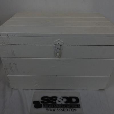 White Wooden Trunk, 25" x 16"
