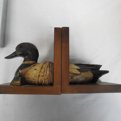 6 pc Decor Lot: White Frame, Duck Bookends, Clock, etc