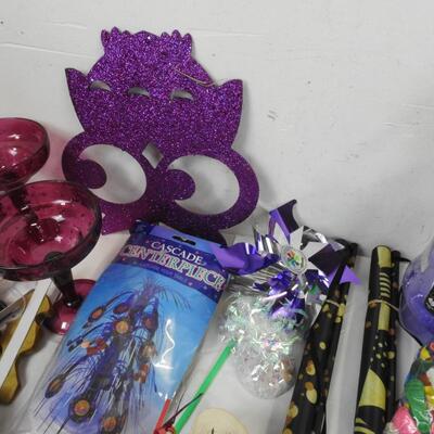 Party Lot: Balloon Pump, Pink Party Dishes, Party Decor, Fans