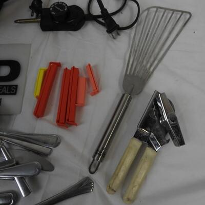 10 pc Kitchen Lot: Rival Skillet, Presto Electric Fry Pan, Utensils