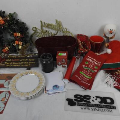 19+ Holiday Lot: Cookies and Cocoa Sign, Metal Basket, Wreath