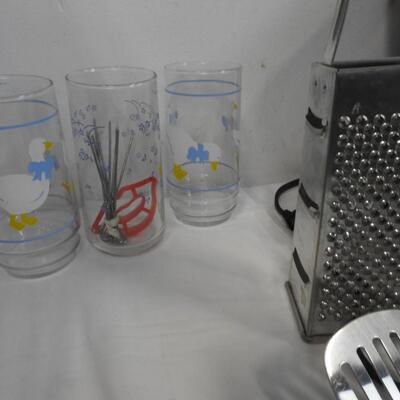 20+ pc Kitchen Lot: Cutlery Set, Aluminum Pans, Ice Trays, Electric Pan