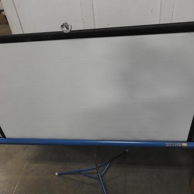Blue Da-Lite Flyer Portable Projector Screen, 50 "x 50" White Screen