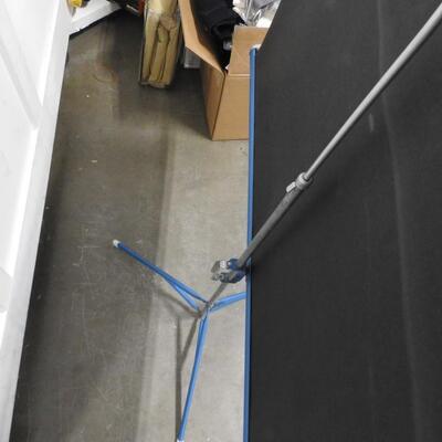 Blue Da-Lite Flyer Portable Projector Screen, 50 "x 50" White Screen