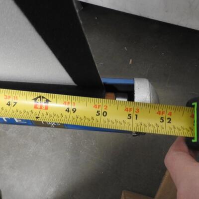 Blue Da-Lite Flyer Portable Projector Screen, 50 "x 50" White Screen