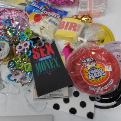Bedroom and Party DÃ©cor: Batman Tattoos, Comic Coin Bank, Ribbons, Bags, Bows