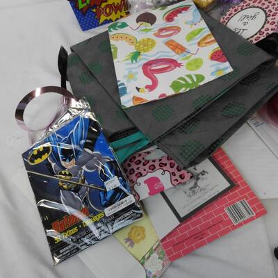 Bedroom and Party DÃ©cor: Batman Tattoos, Comic Coin Bank, Ribbons, Bags, Bows