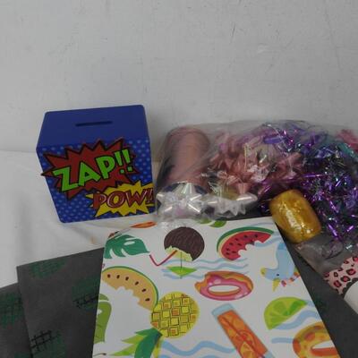 Bedroom and Party DÃ©cor: Batman Tattoos, Comic Coin Bank, Ribbons, Bags, Bows