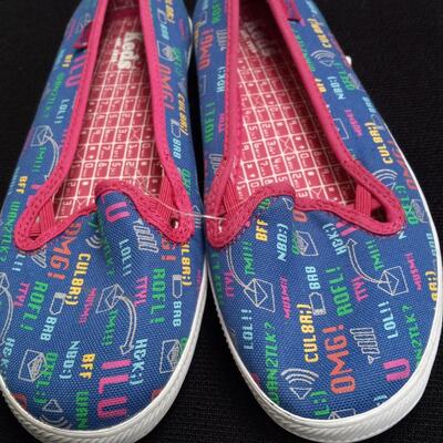 1 pair of Keds Emoticon  Shoes Size 8