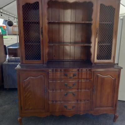 1 Vintage China Cabinet Great Condition