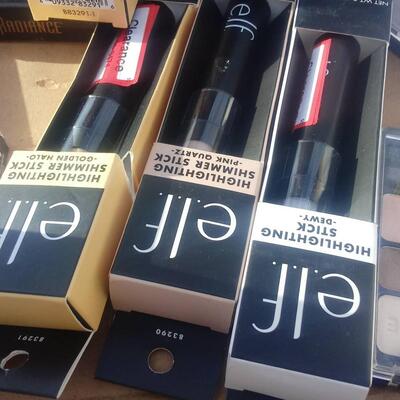 1 lot of New mixed  20 pcs randomly Selected Makeup *Cosmetics)