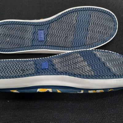 1 Pair of  Keds Canvas Shoes Size 7-8