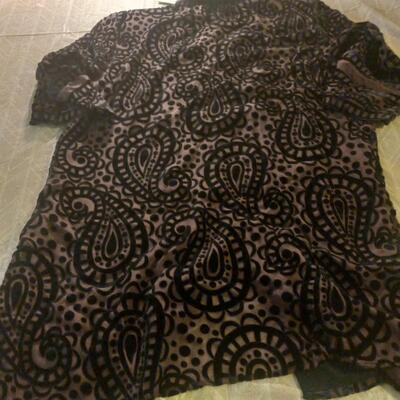 1 Bob Mackie Velvet See though Tunic Size Large