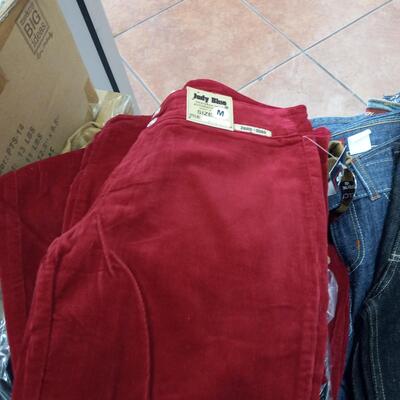 1 Lot of 100 Pcs of New clothes Women's and Girls  Assorted Styles