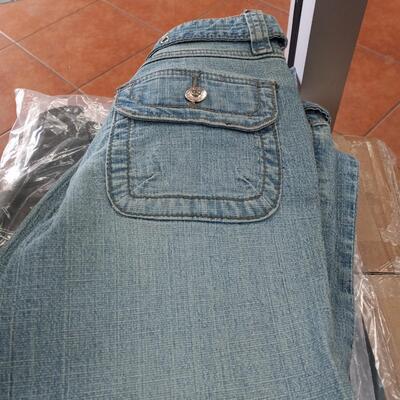 1 Lot of 100 Pcs of New clothes Women's and Girls  Assorted Styles