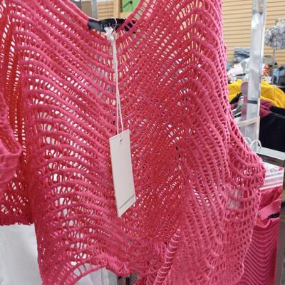 1 Lot of 100 Pcs of New clothes Women's and Girls  Assorted Styles