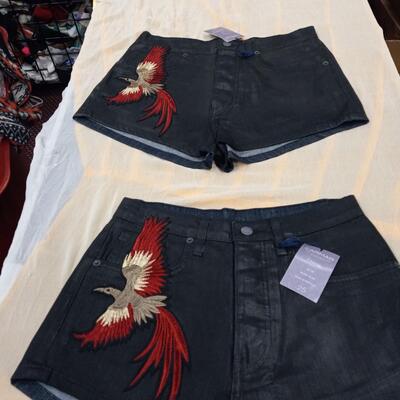 Lot of 2 Short shorts With Bird Design / Jean/Leather Look  size M