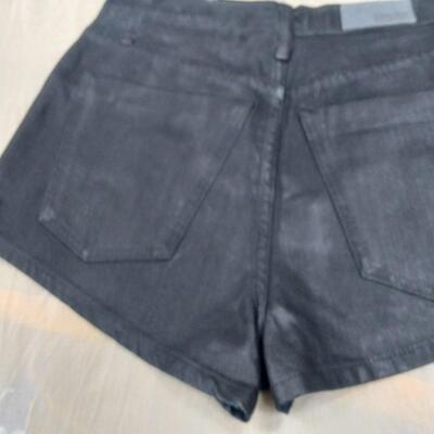 Lot of 2 Short shorts With Bird Design / Jean/Leather Look  size M