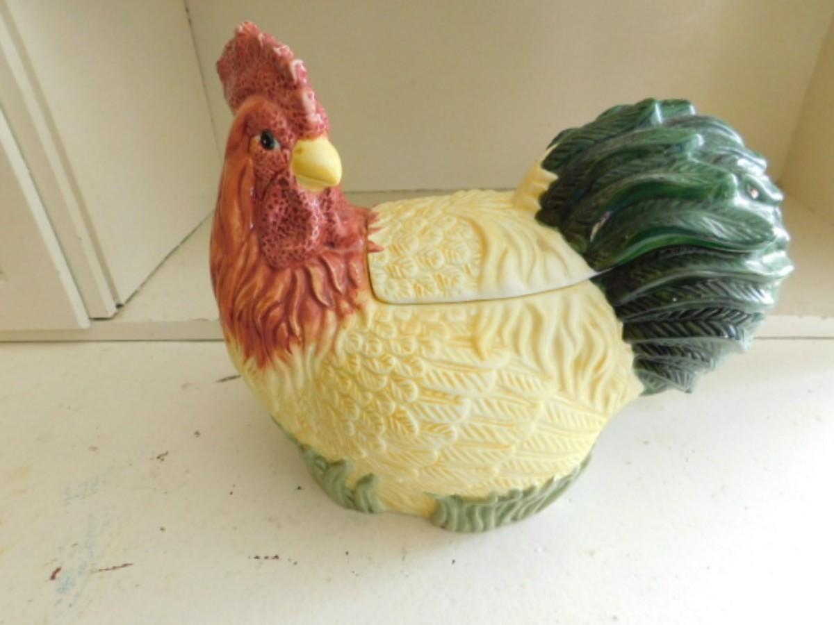 Ceramic Sitting Hen Cookie Jar