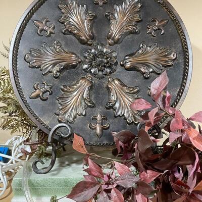 Lot 70  Large Platter on Stand Decor