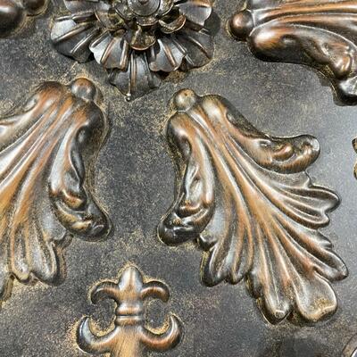 Lot 70  Large Platter on Stand Decor