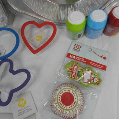 14+ pc Kitchen: Pi Tins, Sprinkles, Cookie Cutters, Baking Cupcake Cups