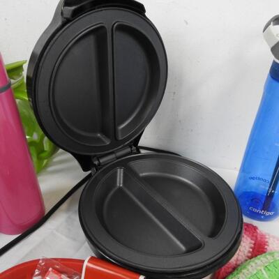 8 pc Kitchen, Sandwich Maker, Hamburger Trays, Microwave Popcorn Popper, Skillet
