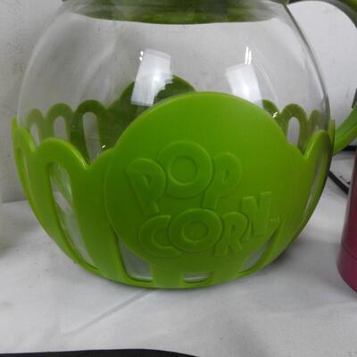 8 pc Kitchen, Sandwich Maker, Hamburger Trays, Microwave Popcorn Popper, Skillet