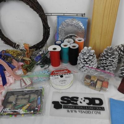 19+ Craft Lot: Frosted Pinecones, Colored Ribbon, Doilies, Twine Wreath