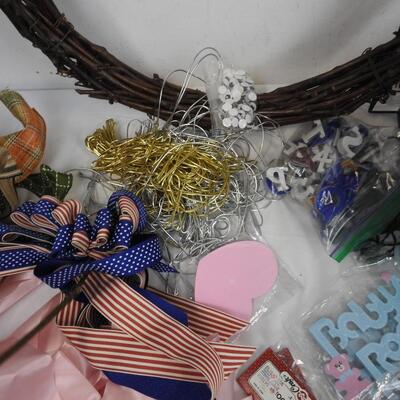 19+ Craft Lot: Frosted Pinecones, Colored Ribbon, Doilies, Twine Wreath