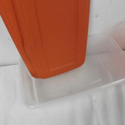 6 Small Plastic Totes, With Lids