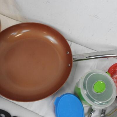 15+ Kitchen, Plastic Nesting Storage, Hamburger Trays, Serving Utensils