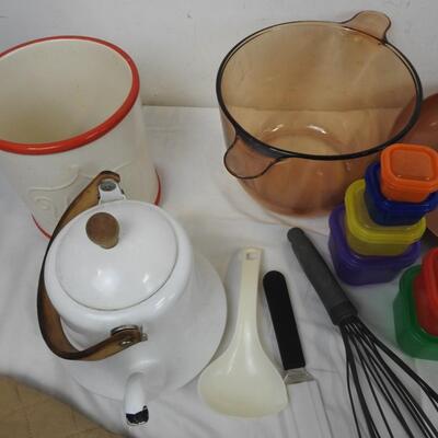 15+ Kitchen, Plastic Nesting Storage, Hamburger Trays, Serving Utensils