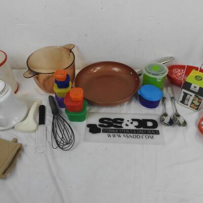 15+ Kitchen, Plastic Nesting Storage, Hamburger Trays, Serving Utensils