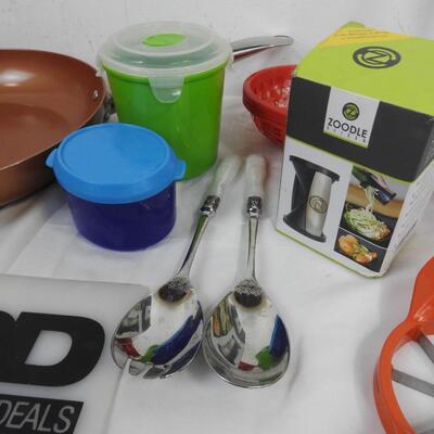 15+ Kitchen, Plastic Nesting Storage, Hamburger Trays, Serving Utensils