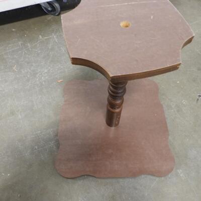 Small Wooden Table, Swirl Middle Pillar Design, 17 Inches Tall