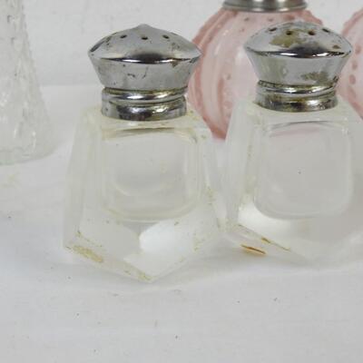 6 Salt and Pepper Shaker Sets, Round, 1 Pink, Clear Glass