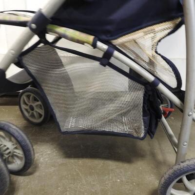 Blue Foldable Graco Stroller, Needs Cleaning