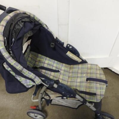 Blue Foldable Graco Stroller, Needs Cleaning