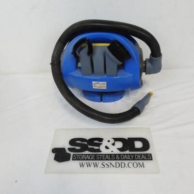 TurtleWax Small BLue Car Vacuum, Tested and Works, 3 Different Attachments
